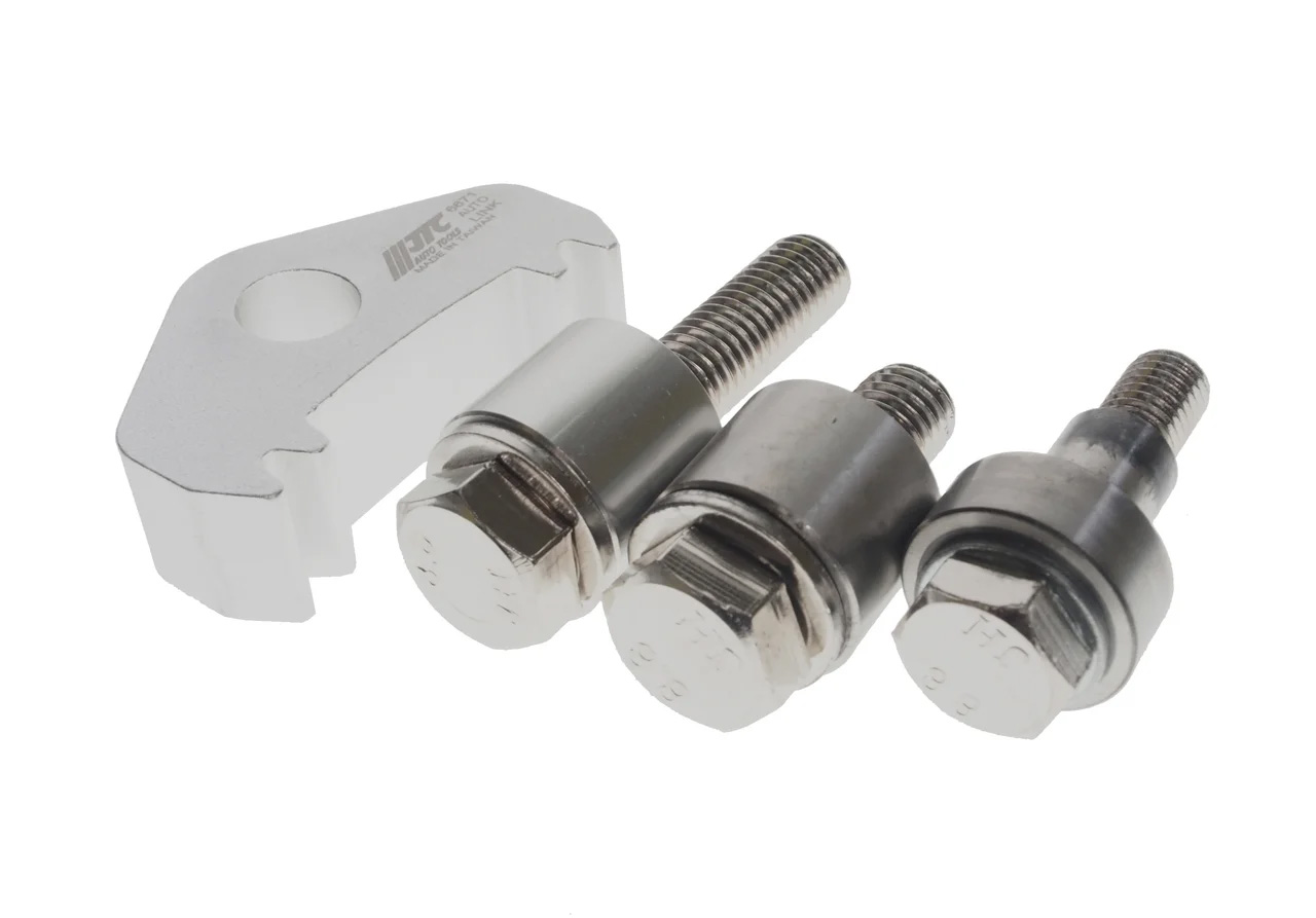 dung-cu-giu-banh-da-ben-trong-bmw-jtc-6671
